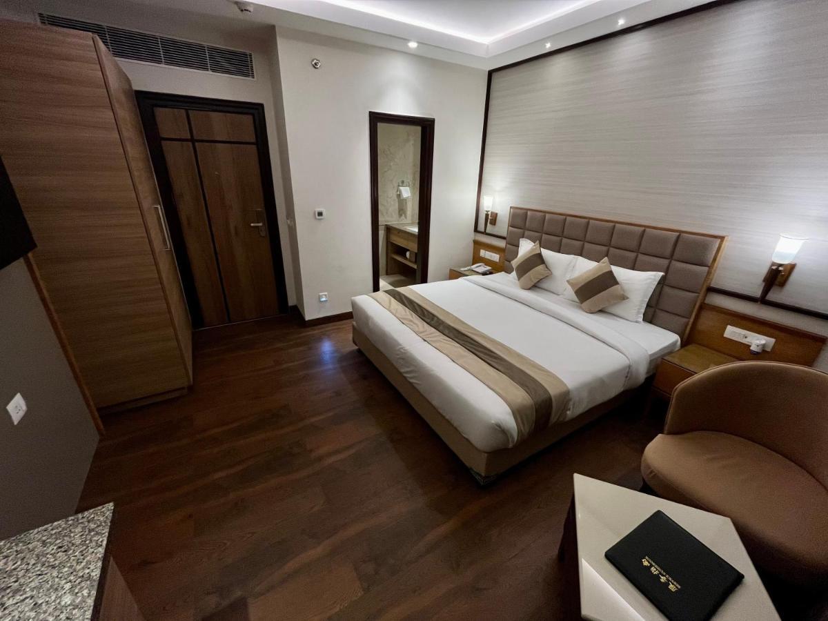Anntilia Inn Ludhiana Esterno foto