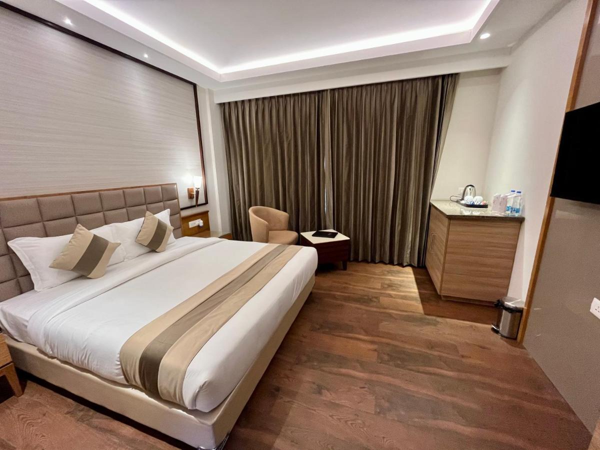 Anntilia Inn Ludhiana Esterno foto