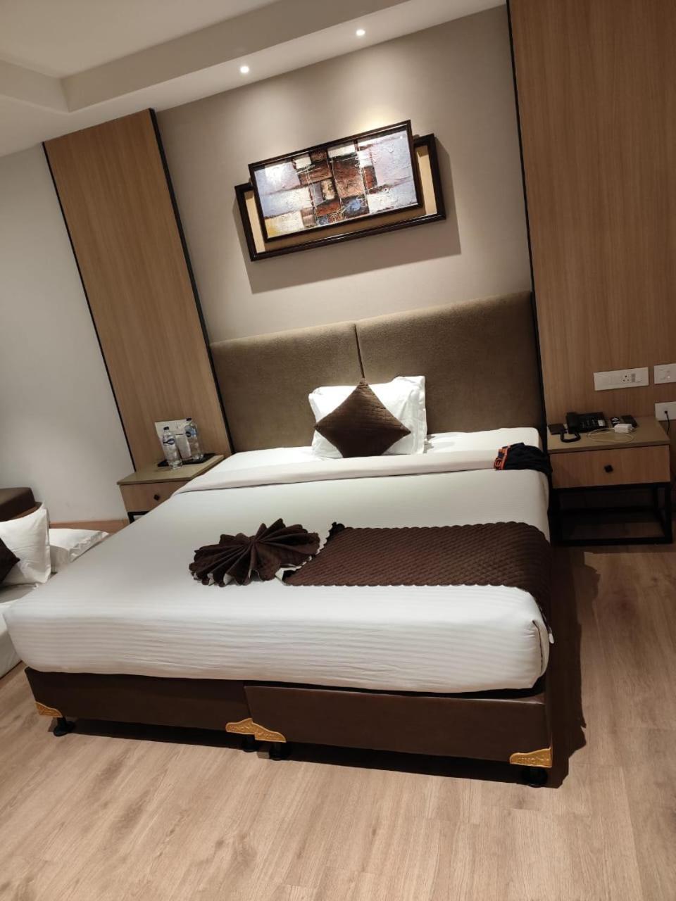 Anntilia Inn Ludhiana Esterno foto