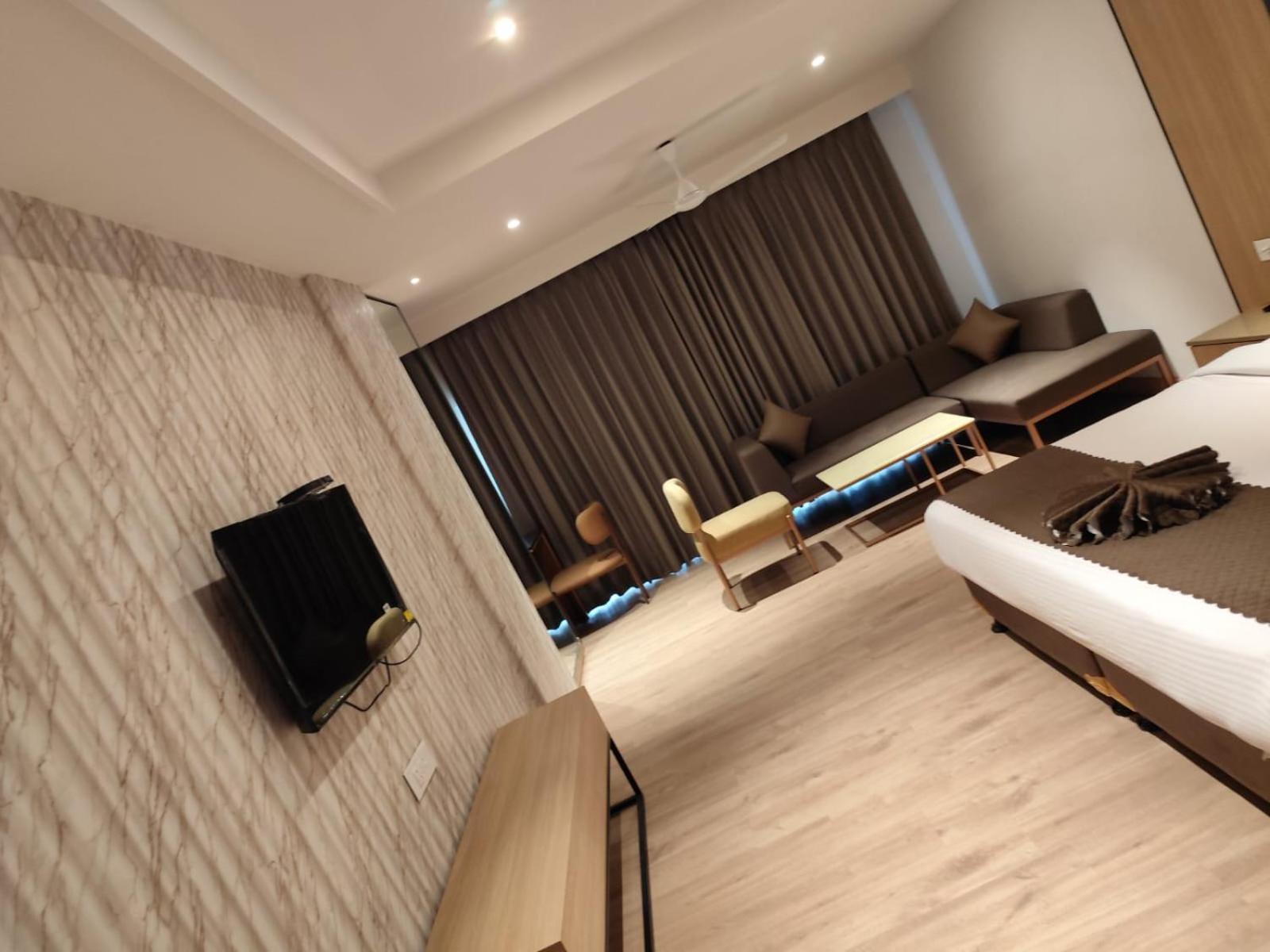 Anntilia Inn Ludhiana Esterno foto